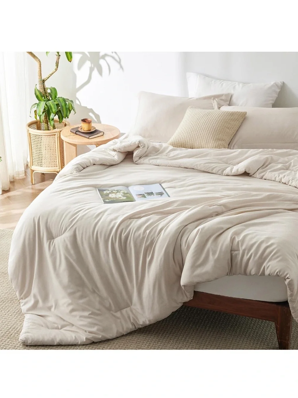 Beige King Size Comforter - Soft Bed Bedding